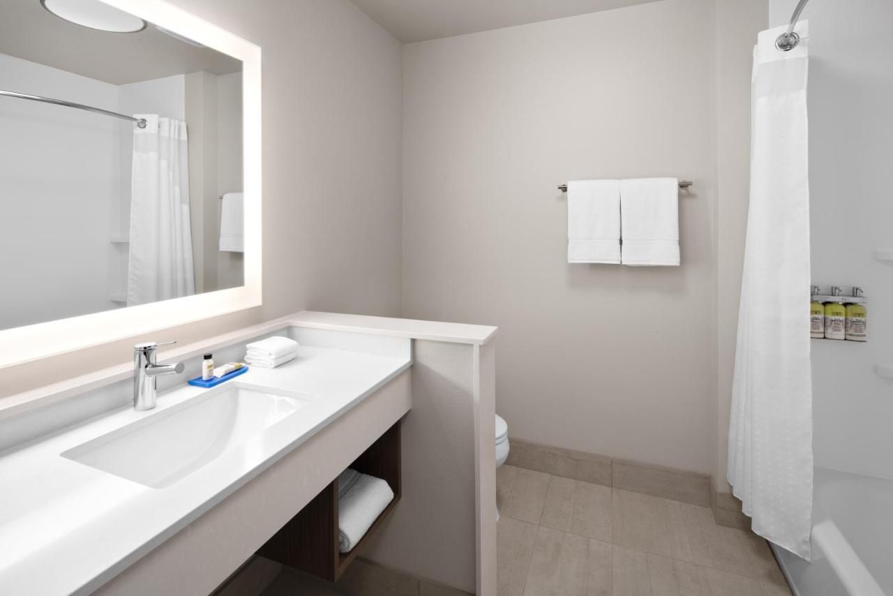Holiday Inn Express & Suites - Elkhorn - Lake Geneva Area By Ihg Kültér fotó